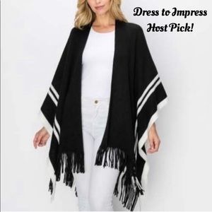 One Left! Host Pick!🌟💫Black White Stripe Wrap